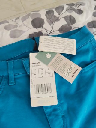 Pantalón largo color azul verdoso