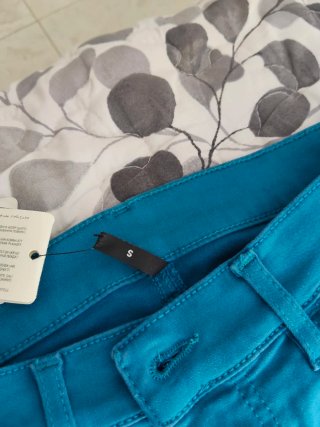 Pantalón largo color azul verdoso