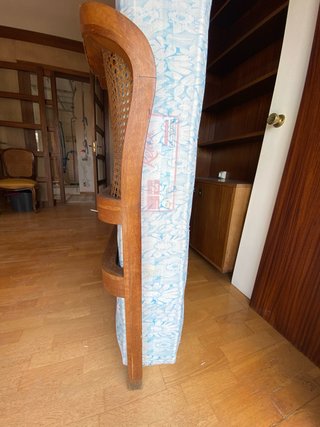 Cabecero de madera y ratán