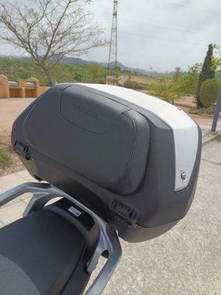 Honda Transalp 750 Gris