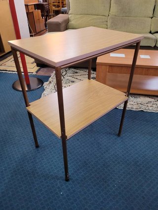 MESA AUXILIAR METÁLICA