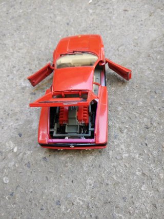 Camión porta coches con 2 coches