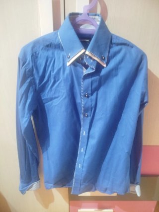 Camisa azul de vestir