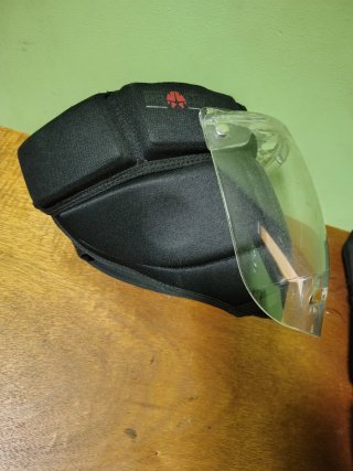 Casco hockey homologado