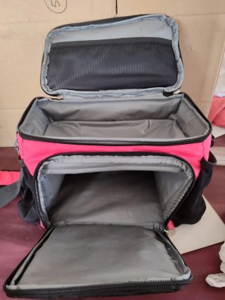 Bolsa isotérmica rosa y negra