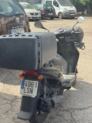 Kymco Agility Carry 125cc Scooter