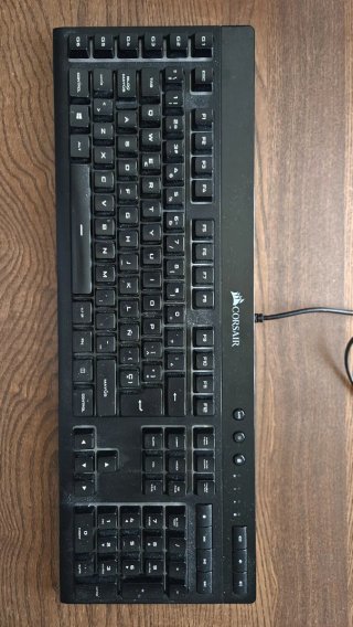 Teclado Gaming Corsair retroiluminado colores