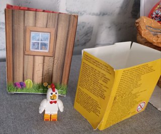 Lego Minifigure Uomo Pollo con Pollaio