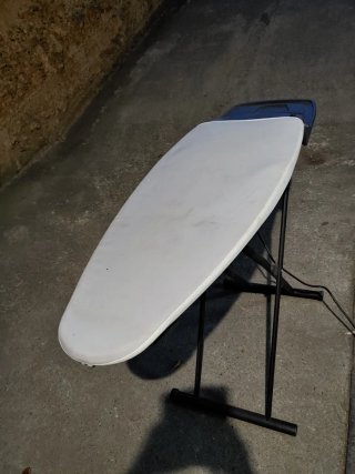 Tabla de planchar termoeléctrica