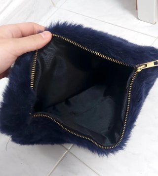 Bolso de pelito azul oscuro
