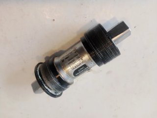 Eje Pedalier Shimano BB-UN71
