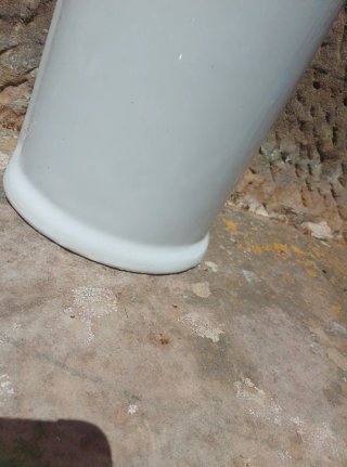 Pie de lavabo de porcelana blanca