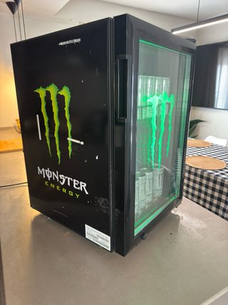 Nevera Monster Energy