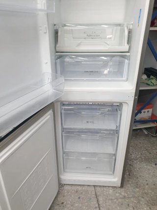 Nevera Indesit 1.90m x 60cm