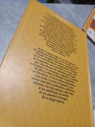 La ciudad escarlata, Hella S.Hasse 1995