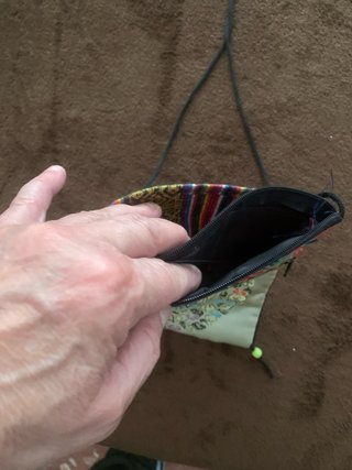 Bolso étnico con bordado