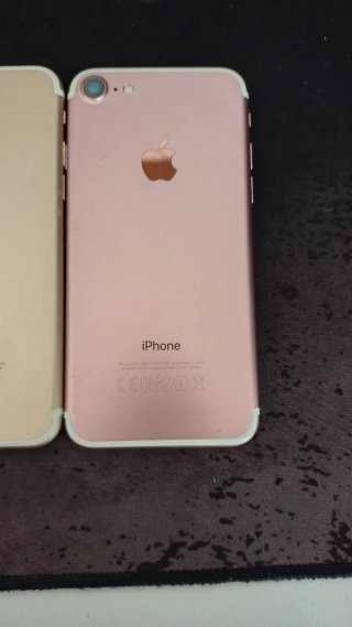 2 iPhone 7 per parti