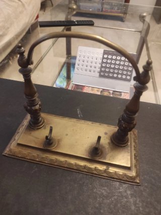 Escribanía de bronce antigua porta plumas