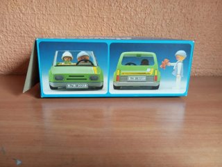 586. Playmobil coche utilitario verde 3211