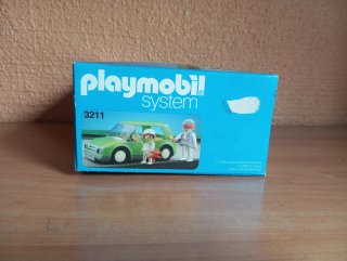 586. Playmobil coche utilitario verde 3211