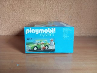 586. Playmobil coche utilitario verde 3211