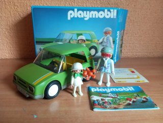 586. Playmobil coche utilitario verde 3211