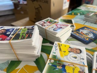 Lote cromos fútbol y otros