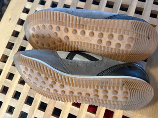 Zapatillas Munich grises y blancas talla 46