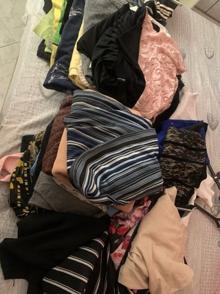 Stock 150+ Capi Abbigliamento Misto