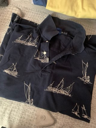 Stock 150+ Capi Abbigliamento Misto