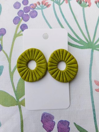 Pendientes asimétricos verdes