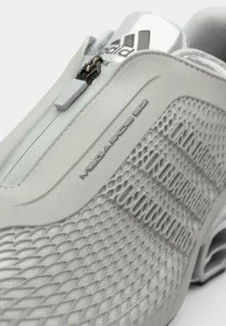 Zapatillas Futuritas Adidas Megaride S2 Silver.