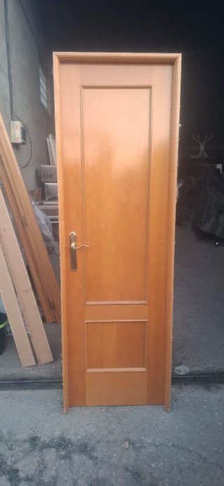 Puerta de madera interior