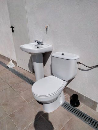 Lavabo y WC completos