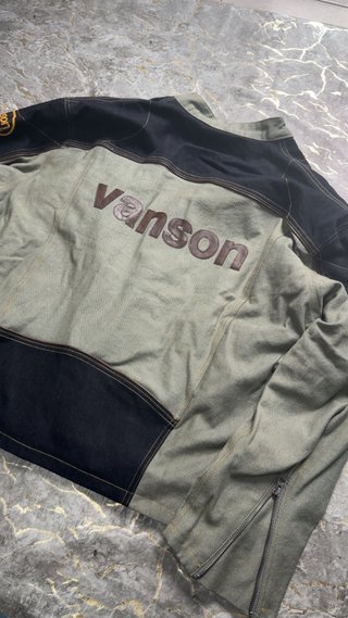 Chaqueta Supreme x Vanson