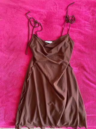 Vestido Bershka marrón corto tiras