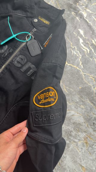 Chaqueta Supreme x Vanson Negra