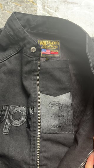 Chaqueta Supreme x Vanson Negra