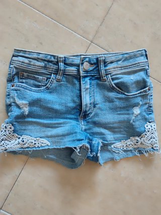 Shorts vaqueros con encaje
