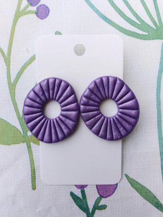 Pendientes asimétricos morados