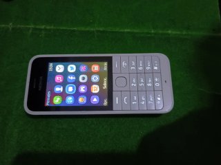 Nokia 220 Blanco y Negro