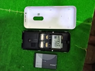 Nokia 220 Blanco y Negro