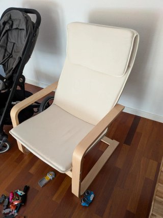 Butaca beige y marrón