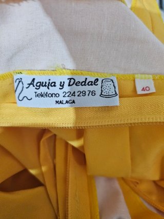 Vestido Flamenca Amarillo con Chal Bordado