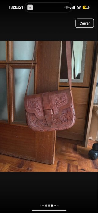 Bolso de hombro de cuero marrón