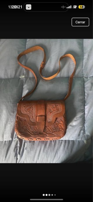 Bolso de hombro de cuero marrón