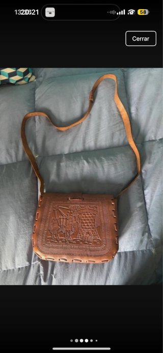 Bolso de hombro de cuero marrón