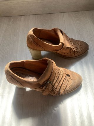 Zapatos Zara tacón ancho ante camel
