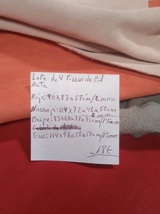 Lote 4 piezas de Piel Ante varios colores 18€.