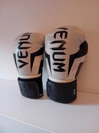 Guantes Venum 12 oz Blanco y Negro